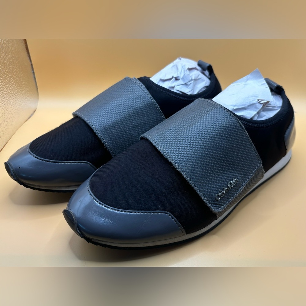 Calvin Klein Fiorelle Fashion‎ Sneakers Black & Gray Sz 7 Strap Walking Workouts
